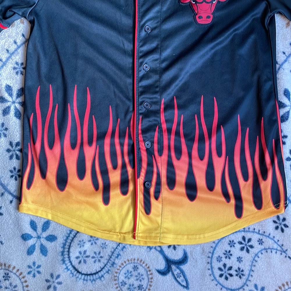 Chicago Bulls button down - Picture 3 of 9